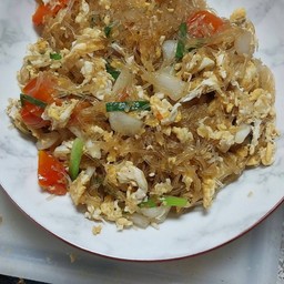 ข้าวราดวุ้นเส้นผัดไข่