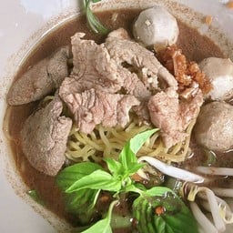 ก๋วยเตี๋ยวเรือเนื้อน้ำตก
