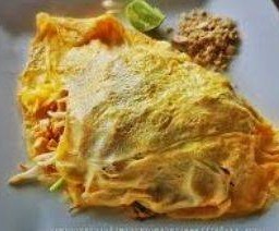 ผัดไทห่มไข่
