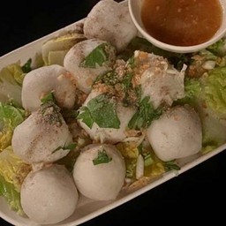 ลูกชิ้นปลาลวกจิ้ม.