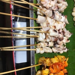 ห๊ะ ไก่ย่างไม้แดง สาขาหนองหอย ตลาดหนองหอย