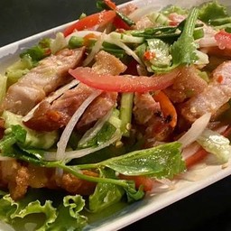 ยำหมูกรอบ