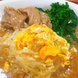 ราดหน้าเส้นหมี่ใส่ไข่