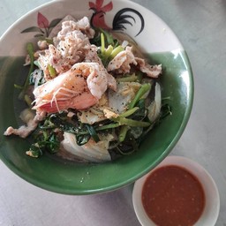 สุกี้น้ำหมู ไก่ กุ้ง หมึก
