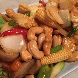 ไก่ผัดเม็ดม่วง