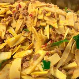 ผัดหน่อไม้ไก่