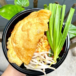 ผัดไทย ไข่เจียว