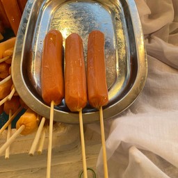 ไส้กรอกหนังกรอบ (ไม้ใหญ่)