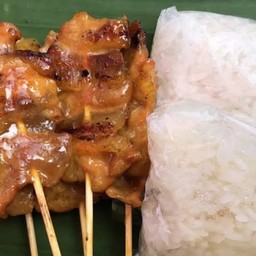 คุณนายน้อยหมูปิ้ง-ไก่ย่าง-ลูกชิ้น