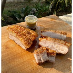 หมูกรอบเจ้าคุณ M 250 g.