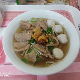 ก๋วยเตี๋ยวหมูน้ำใส