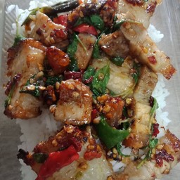 ข้าวกะเพราหมูกรอบ