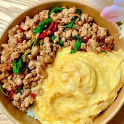 บะหมี่เทอริ ยำ ดองทะเล กล้วยปิ้ง