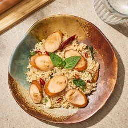 ข้าวผัด ไส้กรอกไก่รมควัน เนยกระเทียม