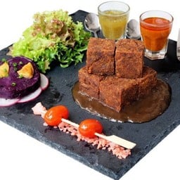 ขาหมูเยอรมันหั่นเต๋าทอด