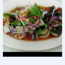 ยำไข่เยี่ยวม้ารวมมิตร