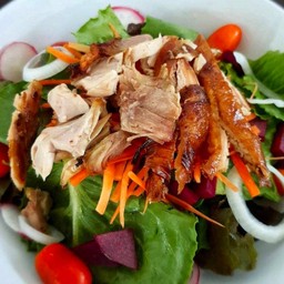 สลัดไก่อบนอร์ด