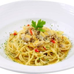 สปาเก็ตตี้หอยลายผัดกระเทียม พริกขี้หนูสด