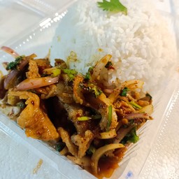 ข้าวหน้าน้ำตกหมูชิ้น ยโสธร