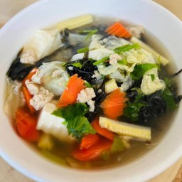 แกงจืดวุ้นเส้นสาหร่าย