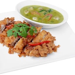 ไก่ทอดกรอบราดซอสแกงเขียวหวาน
