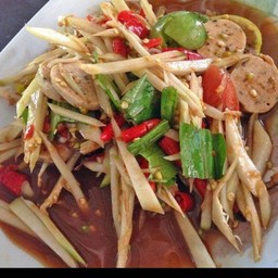 ส้มตำปูปลาร้า ไส่หมูยอ