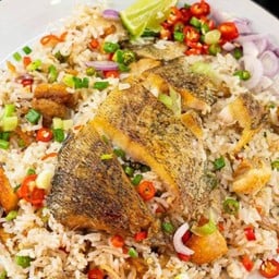 ข้าวผัดปลาสลิดโบราณ (ใส่โหระพา)