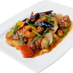 ไก่กรอบผัดมะม่วงหิมพานต์