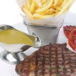สเต็กเนื้อนิวซีแลนด์ริบอาย ซอสคาเฟ่เดอปารีส