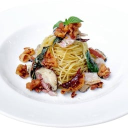 สปาเก็ตตี้เบคอนกรอบผัดพริกแห้ง