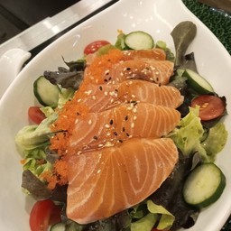 สลัดปลาแซลมอน