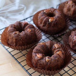 Baked Banana, Dates & Pecan Loaf