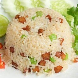 ข้าวผัดคะน้าปลาเค็มเจ (มังสวิรัติ)