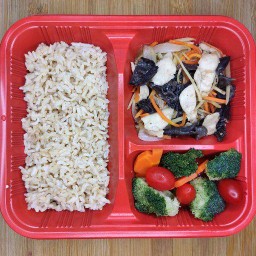 ⭐4.7 (197) - อิ่มคลีน🚩ข้าวกล้อง ผัดขิงไก่นุ่ม Stirred Ginger Soft Chicken