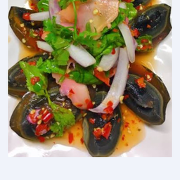 ยำไข่เยี่ยวม้า