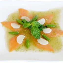 แซลมอนจิ้มแซ่บ