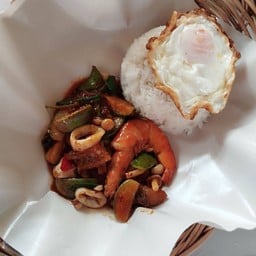 ข้าวราดพริกแกงทะเล