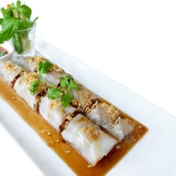 ก๋วยเตี๋ยวหลอดสอดไส้หมูปิ้ง