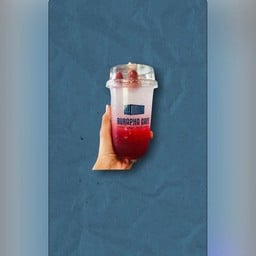 สตอเบอรี่ โซดา