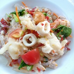 ยำเส้นแก้วรวมมิตร