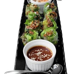 ปอเปี๊ยะสด-ขาหมูทอดกรอบ