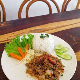 ข้าวลาบเนื้อสับ