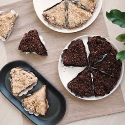 Caramel Orange Dark Chocolate Crumble Pie
