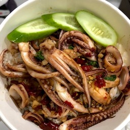 กะเพราปลาหมึก