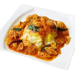 ข้าวไข่ข้นต้มยำลาวาทะเล