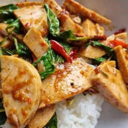 หมูยอผัดกระเพรา ราดข้าว