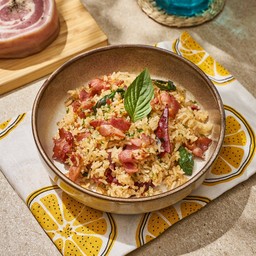 ข้าวผัดเบคอนรมควัน เนยกระเทียม