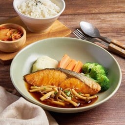 ชุดข้าวปลาแซลมอนย่างซีอิ๊วญี่ปุ่นเห็ดรวม Teriyaki Salmon Rice Set