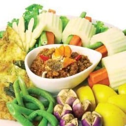 น้ำพริกปลาสลิดกรอบไข่เค็ม-ไข่เจียวไชโป๊วโหระพา