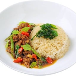 ข้าวผัดกระเทียม-ขาหมูทอดกะเพรากรอบ